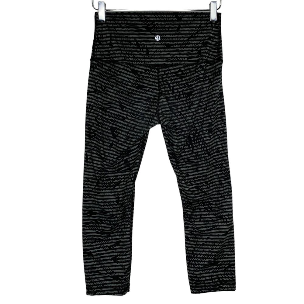 Lululemon Wunder Under Feather Print Striped Crop… - image 2